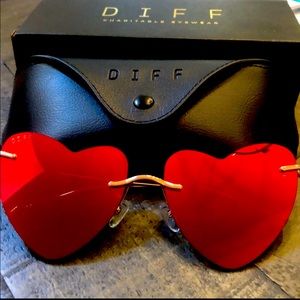 DIFF EYEWEAR REMY SHADES HEART SHAPED SUNGLASSES
